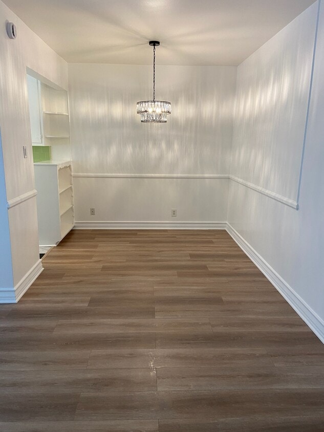 Dining Area ( similar size/colors comparable unit ) - 200 S Madison Ave