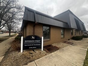 Building Photo - 225 W Jefferson St