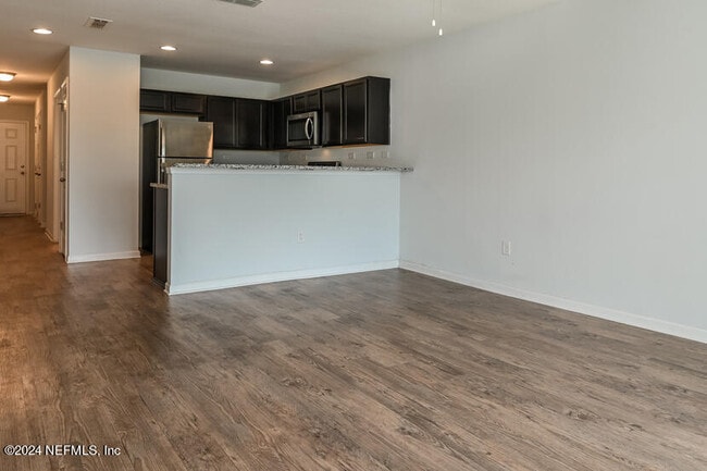 Building Photo - 541 EISEMAN Way