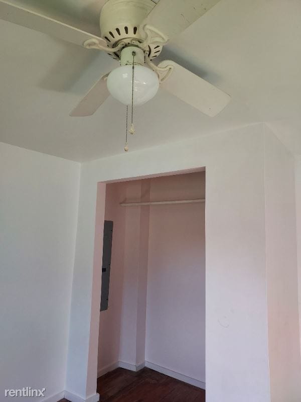 Building Photo - 4 br, 1 bath House - 304 I Street