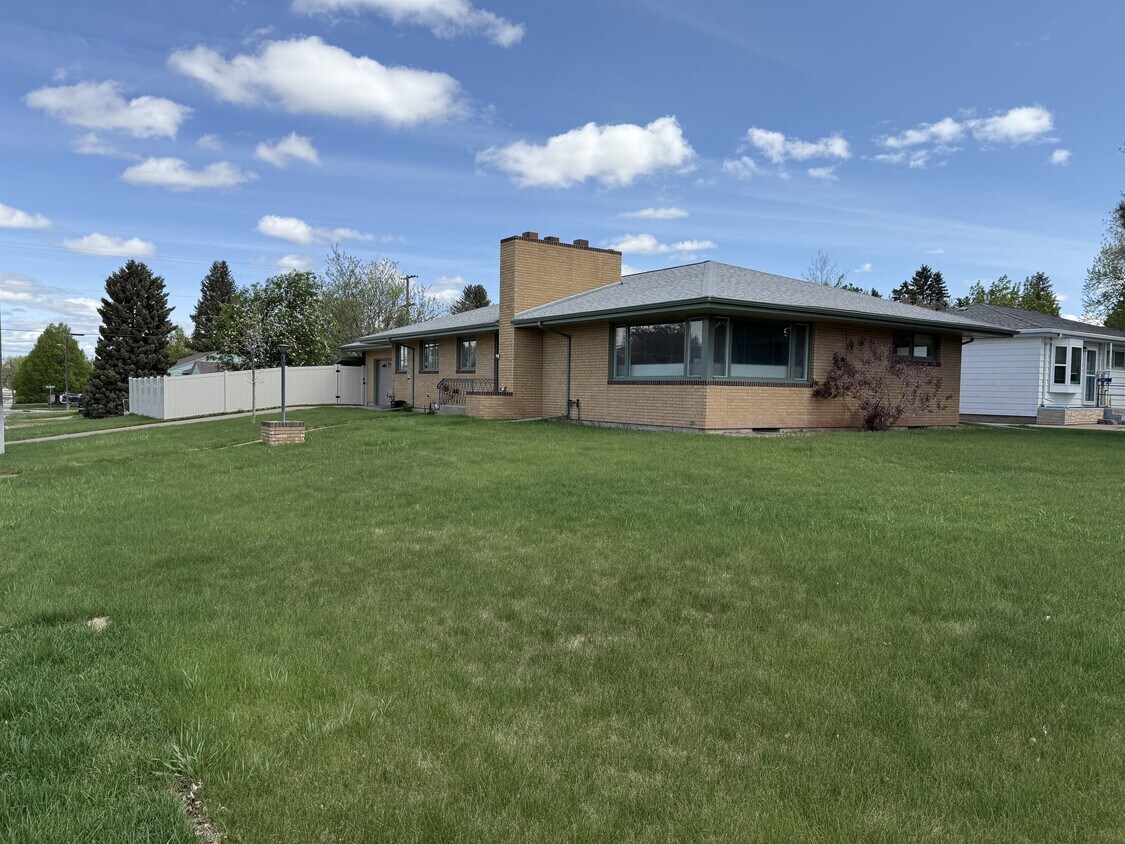 Foto principal - 3201 7th Ave S