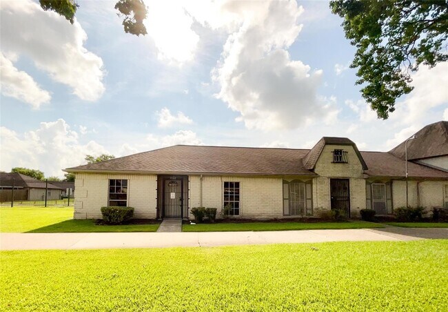 Foto del edificio - 7301 Cook Rd