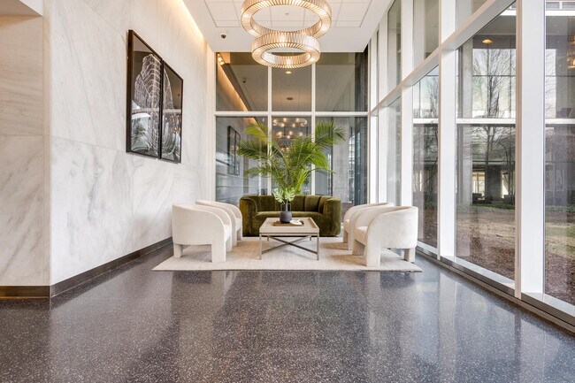 Foto del edificio - 9655 Woods Dr