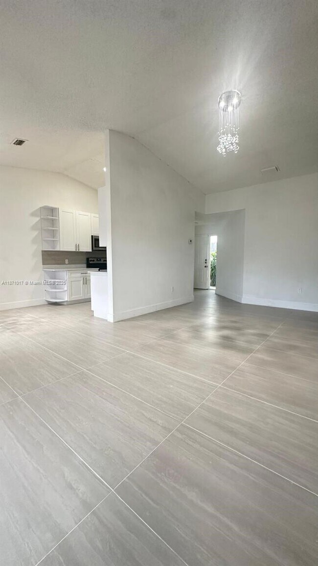 Foto del edificio - 21301 NE 9th Pl