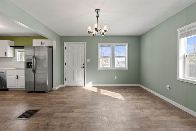 Building Photo - 1914 N Euclid Ave