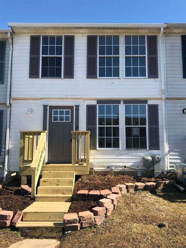 Foto principal - 15 Chadford Ct