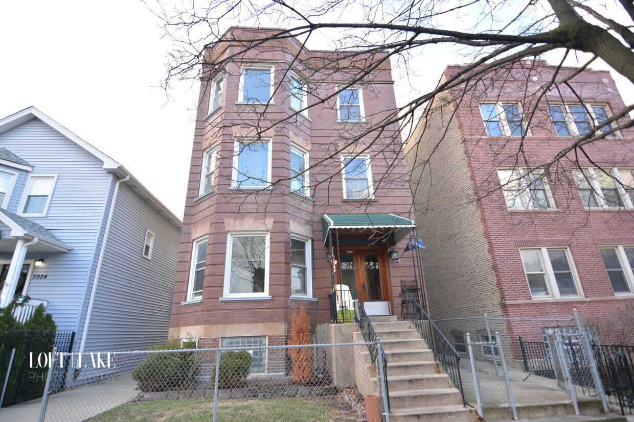 Primary Photo - 3928 N Mozart St