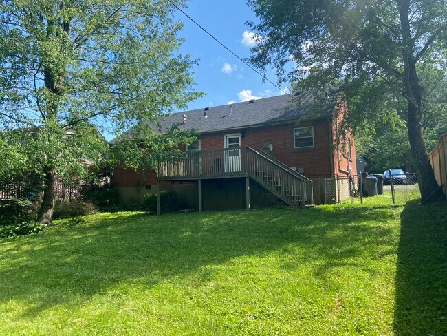 Building Photo - 327 E Lowry Ln