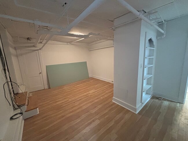 Building Photo - 119 Freeman St