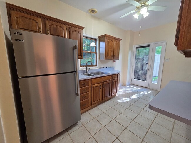 Photo - 313 Rinne St House