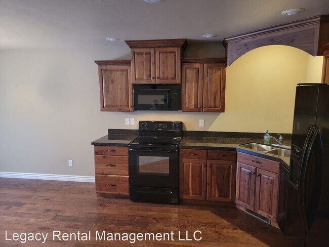 Building Photo - 3 br, 2.5 bath House - 360 W. Lemmon Lane