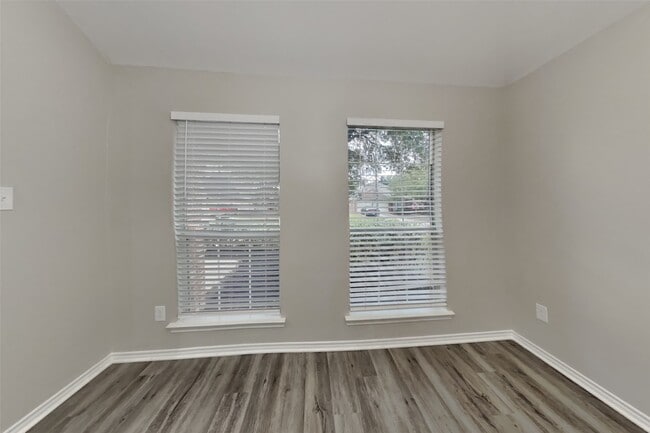 Foto del edificio - 25810 Palmdale Estate Dr