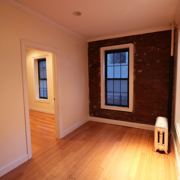 Primary Photo - 552 Lincoln Pl