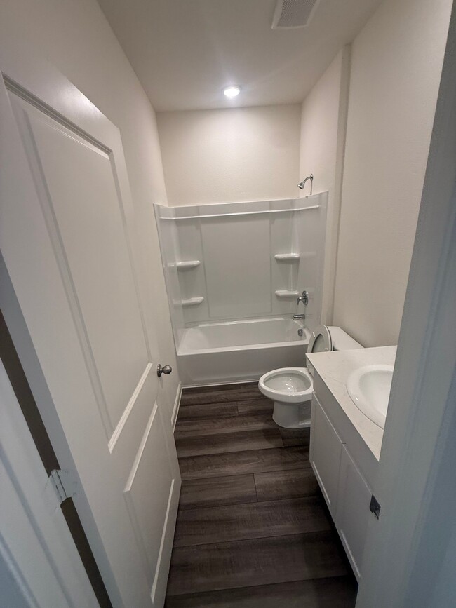 Building Photo - 906 Independence Trl