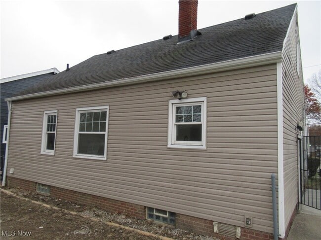 Foto del edificio - 4738 Lawrence Ave