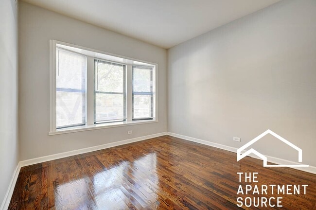 Building Photo - 1311 W Leland Ave