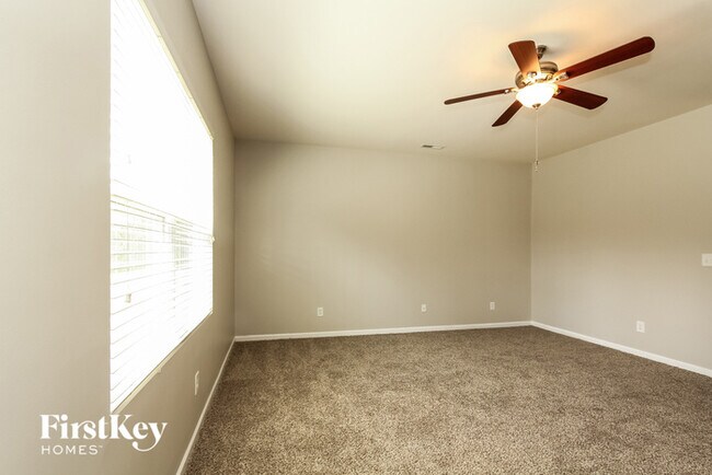 Foto del edificio - 7209 Cedarfield Rd