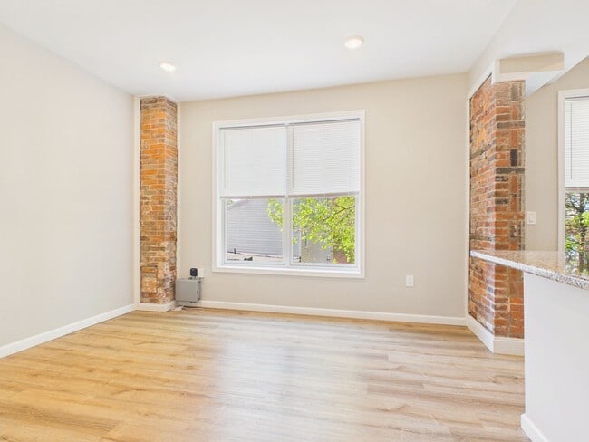 Building Photo - 1402 N 3rd St