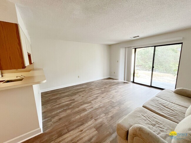 Foto del edificio - Lovely Ground Floor 1 Bedroom 1 Bath Condo in Bluewater Bay