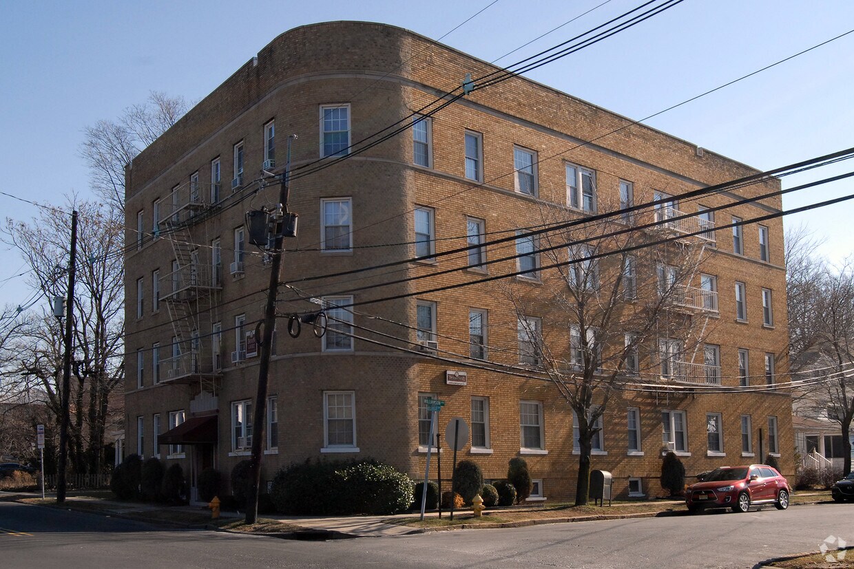 Building Photo - Devon Court