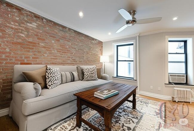 Building Photo - 432 E 13th St
