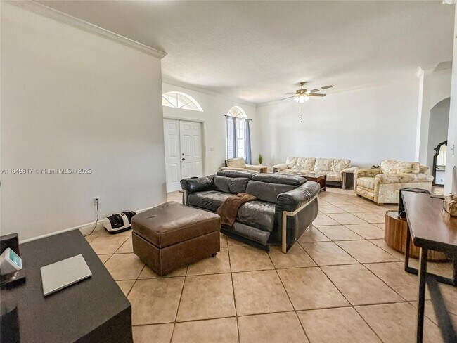Foto del edificio - 2340 SE 5th Ct