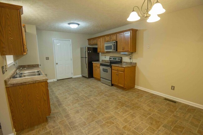 Building Photo - Say "Bonus Room" with Me!