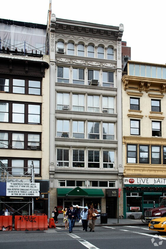 Building Photo - 16 E 23rd St
