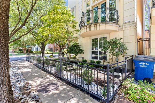 Foto del edificio - 4039 Holland Ave