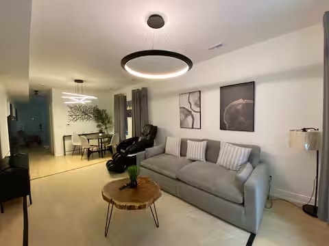 Foto del edificio - 2943 N Gresham Ave