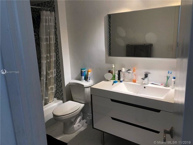 Foto del edificio - 780 NE 69th St