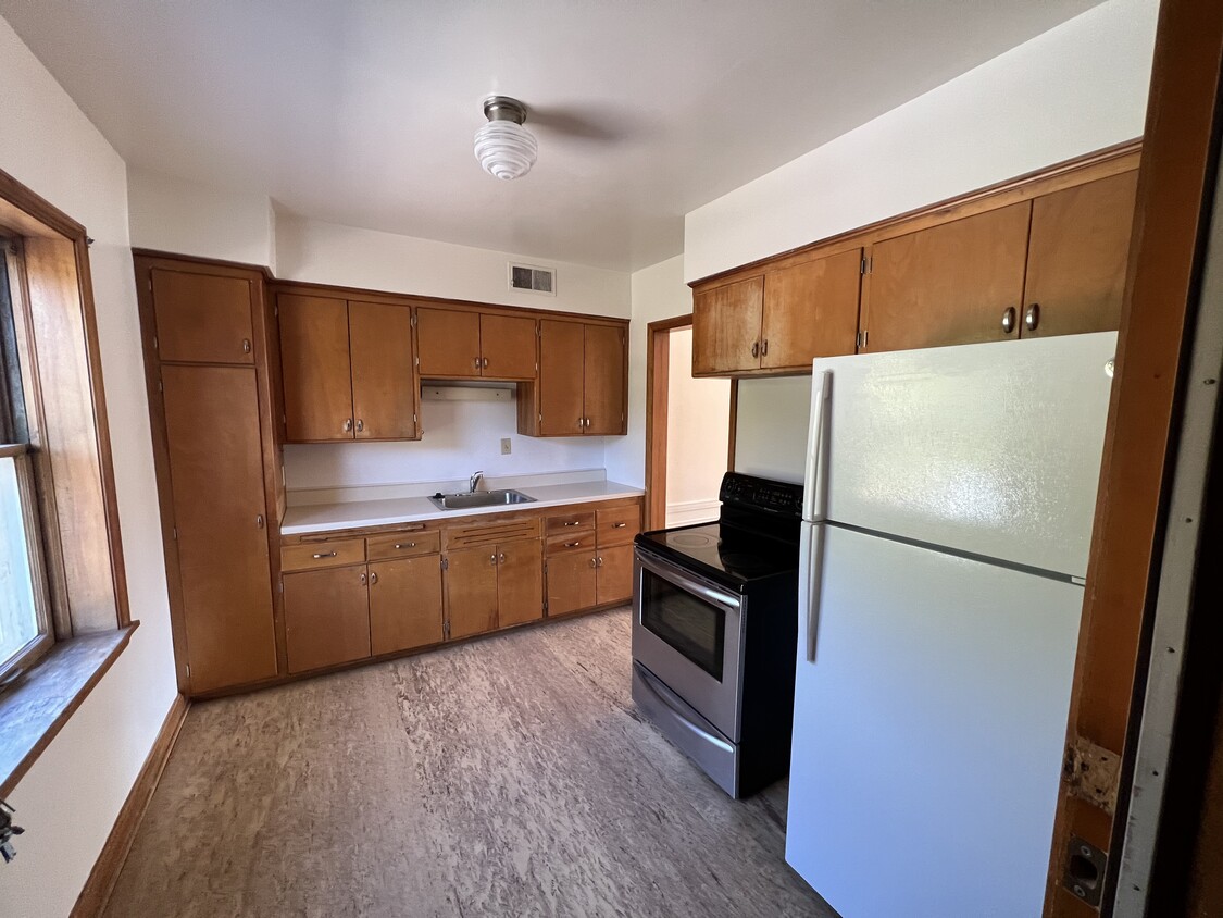 Kitchen - 6028 W Vliet St