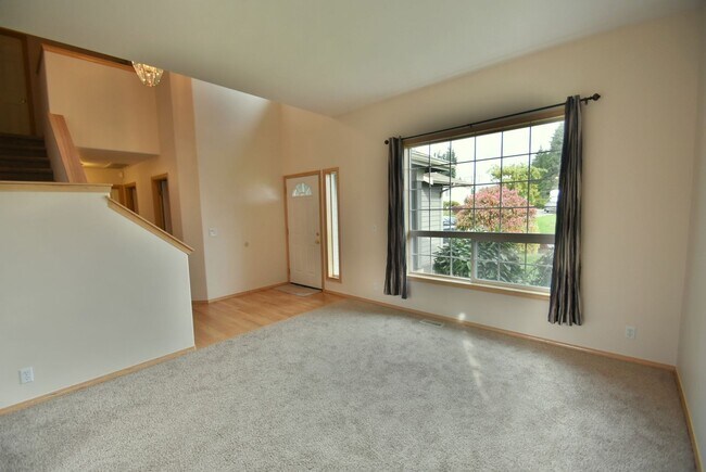 Foto del edificio - 4Bd/2.5Ba Everett House