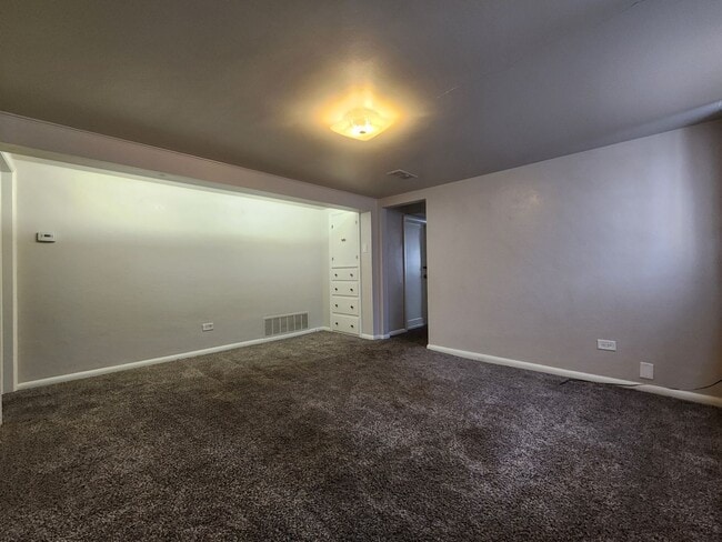 Photo - PRICE DECREASE! One Bed One Bath Garden Le... House
