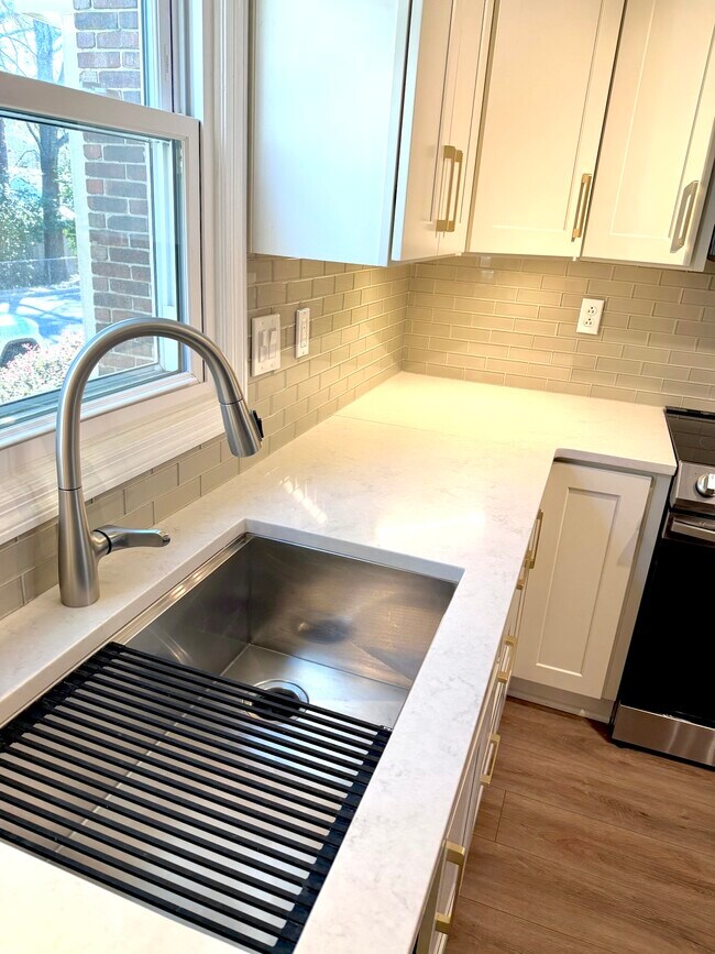 Foto del edificio - 3058 Dupree Dr SW