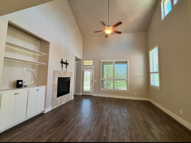 Building Photo - 112 Tuscan Dr