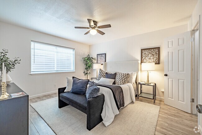 1BR, 1BA - 625SF - Bedroom - Gardens At Westgate