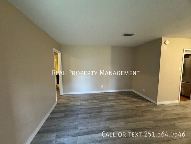 Foto del edificio - 4440 Nicholl Dr