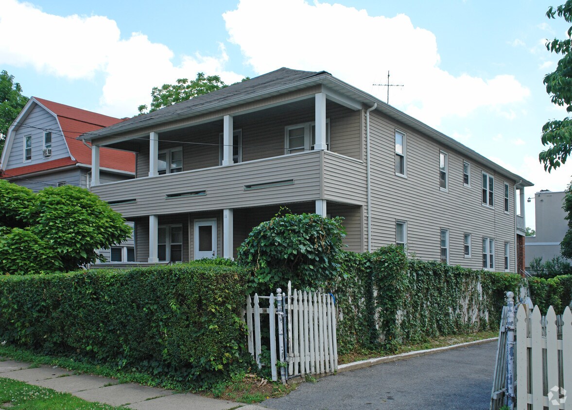Primary Photo - 11 Minerva Pl