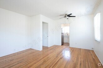 Building Photo - 2073 Emerald St