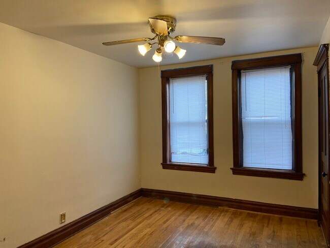 Foto del edificio - 3342 N Hoyne Ave