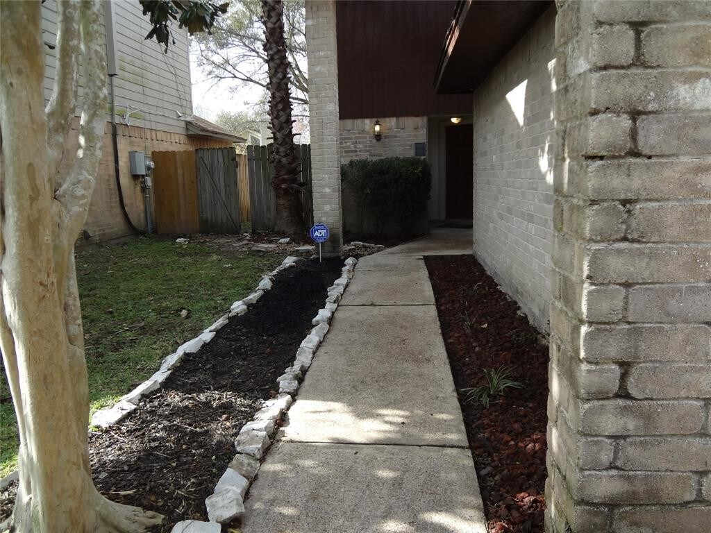 Foto principal - 16619 Capewood Dr