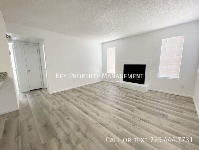 Building Photo - NEWLY UPGRADED 2BD 1BA CONDO * UPSTAIRS UN...