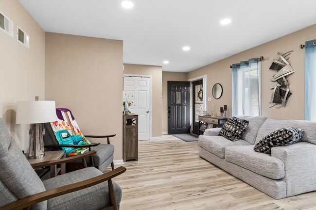 Foto del edificio - 407 Greenfield Rd