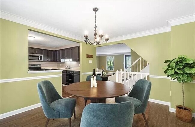 Foto del edificio - 2716 Bingham Dr