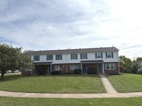 Building Photo - 707 N Golfcrest Rd