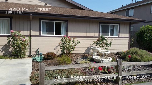 Building Photo - 1440 Main St