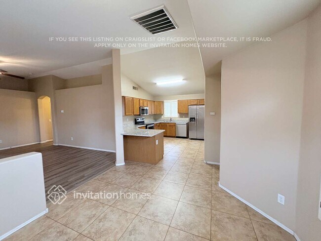 Foto del edificio - 6551 E Auburn St