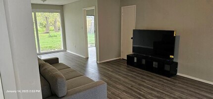 Building Photo - 8914 Amblewood Dr