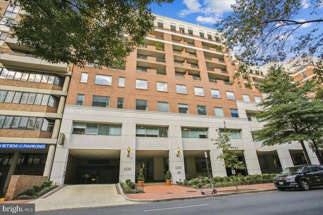 Building Photo - 1230 23rd St NW